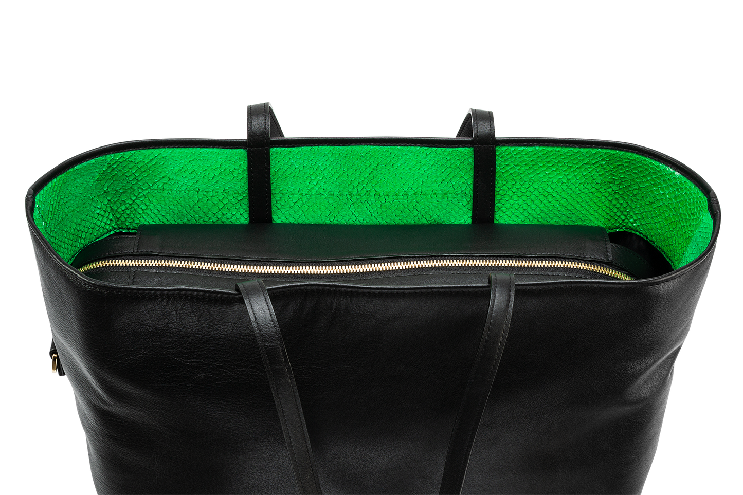 W Bag Black with green fish leather