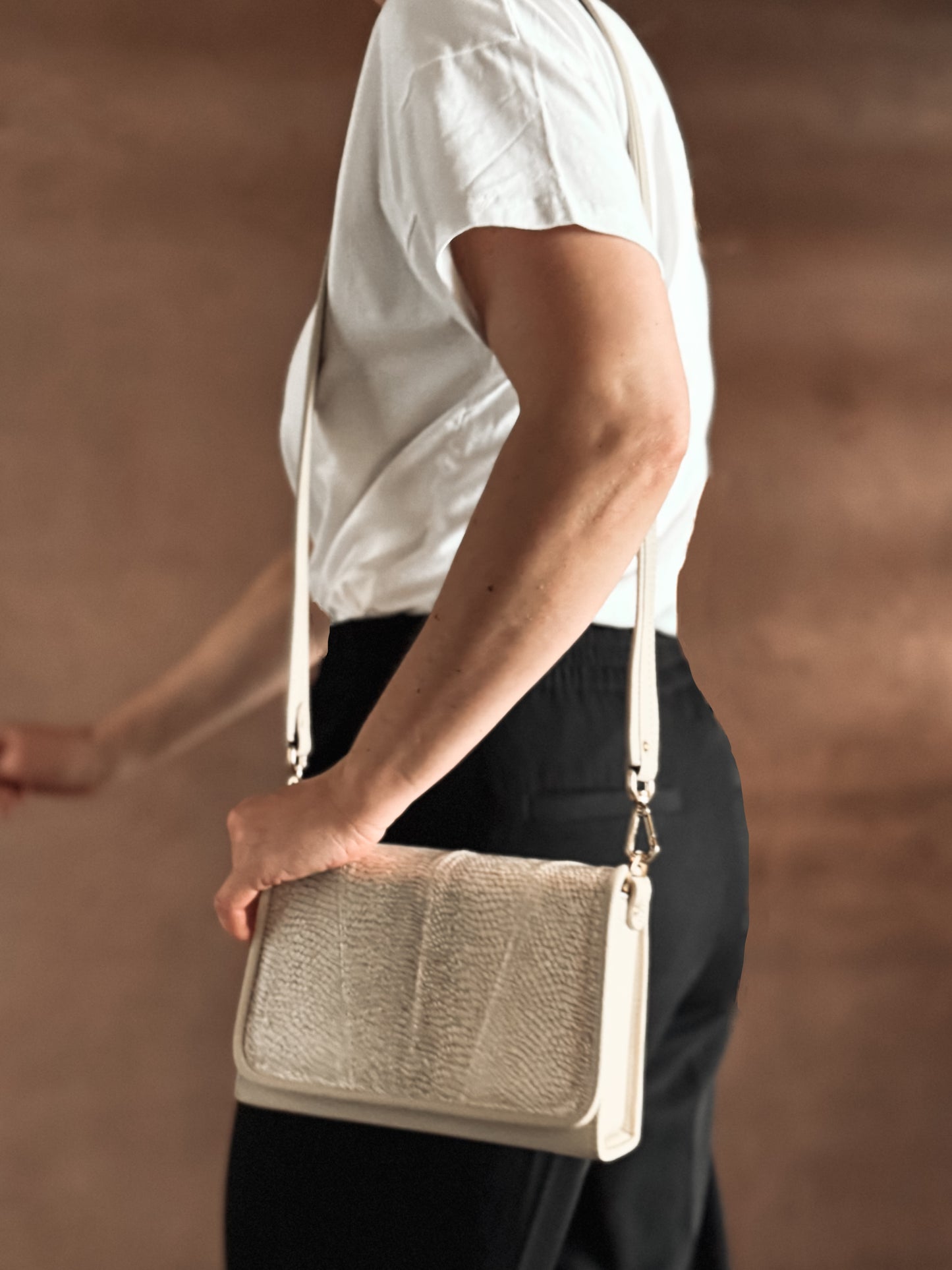 V Laukku Beige