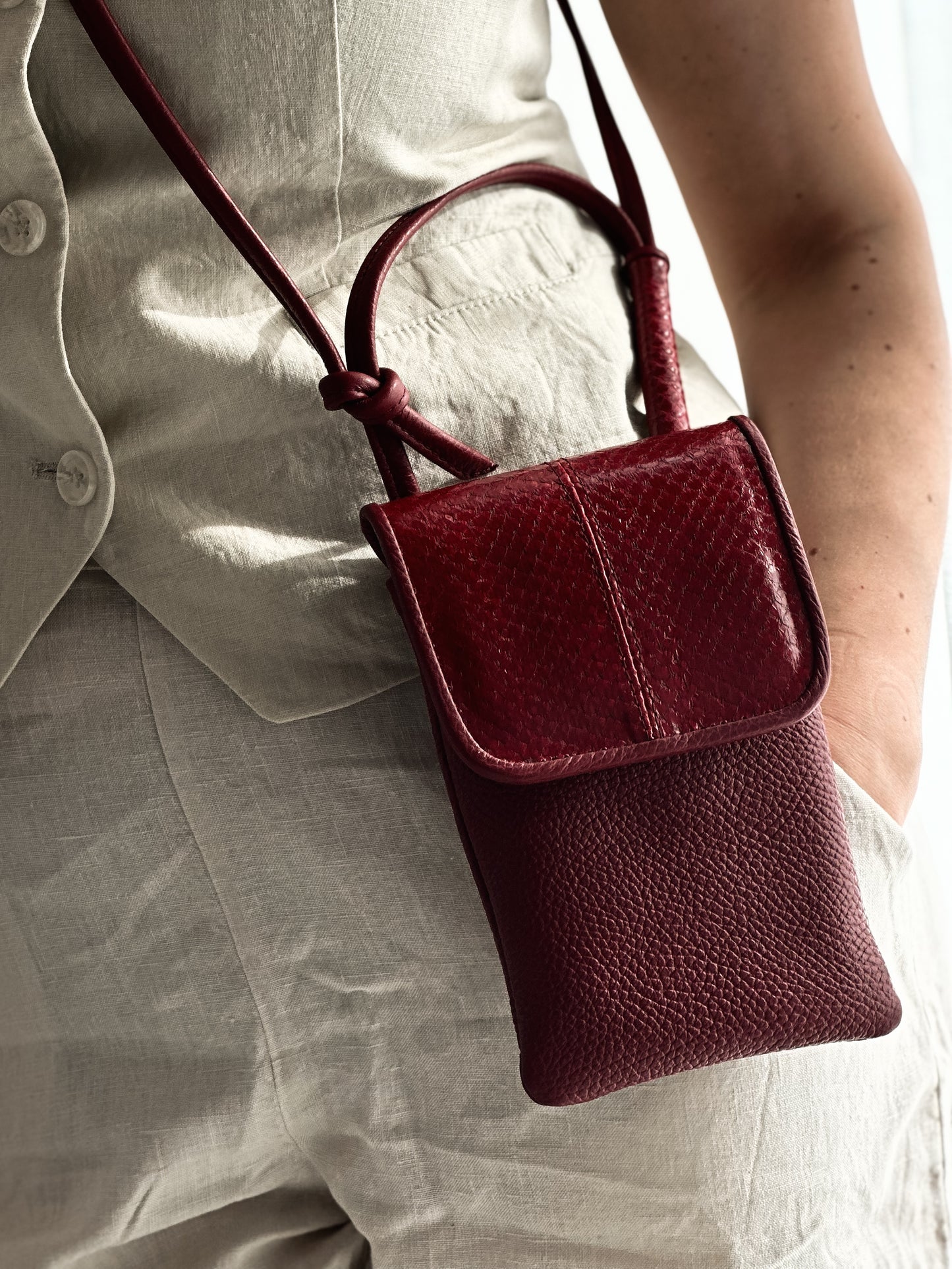 Eva Mini Crossbody Bag Burgundy